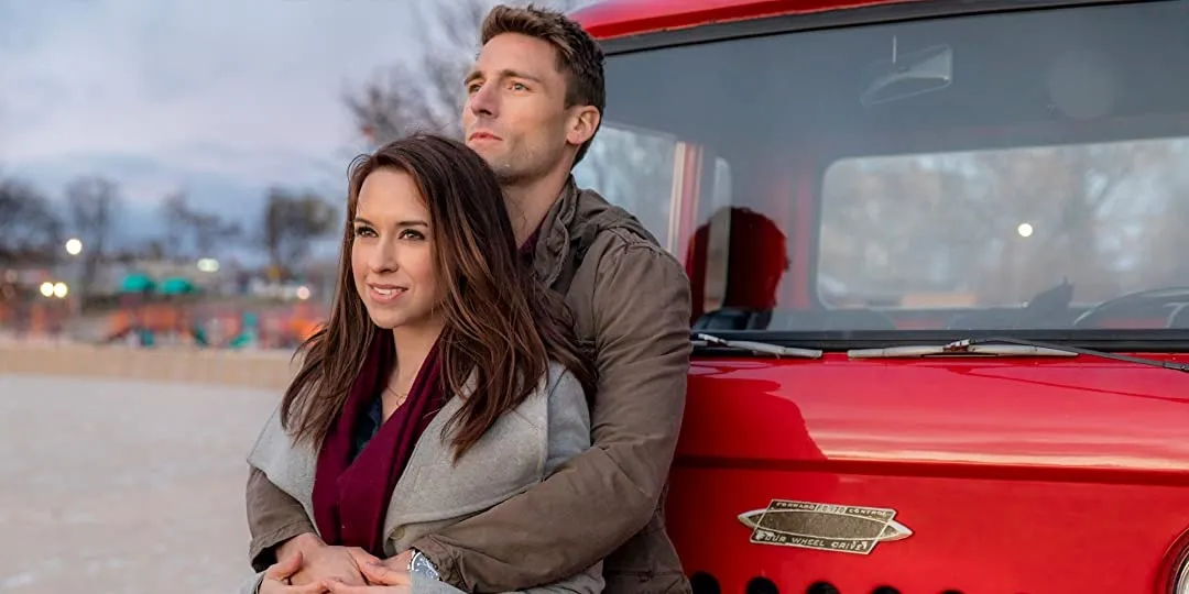 Лейсі Чаберт та Ендрю Уокер знову разом у різдвяному фільмі Hallmark!